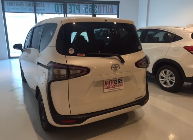 TOYOTA SIENTA G full