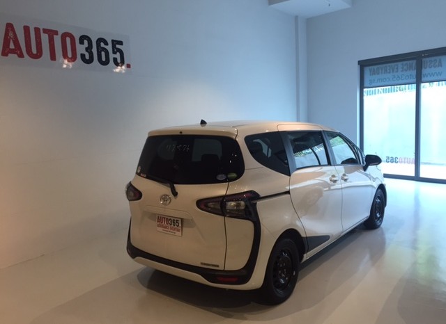 TOYOTA SIENTA G full
